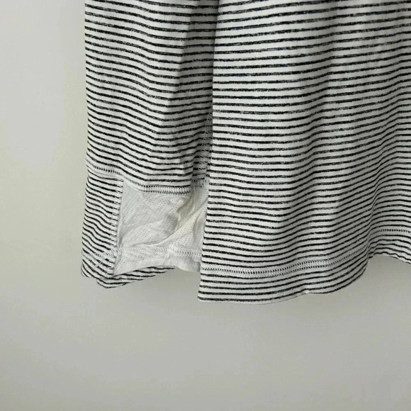 Lululemon 1/4 zip  striped running shirt - Picture 12 of 12